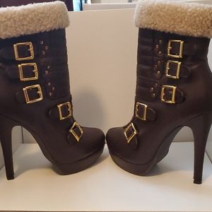 Faux fur Brown pleather heeled boots